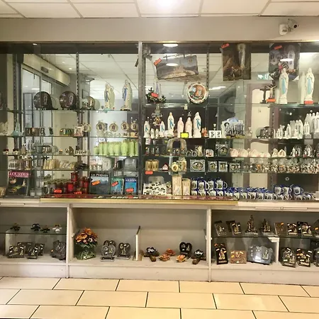 Ξενοδοχείο Louvre Vincenette 3*